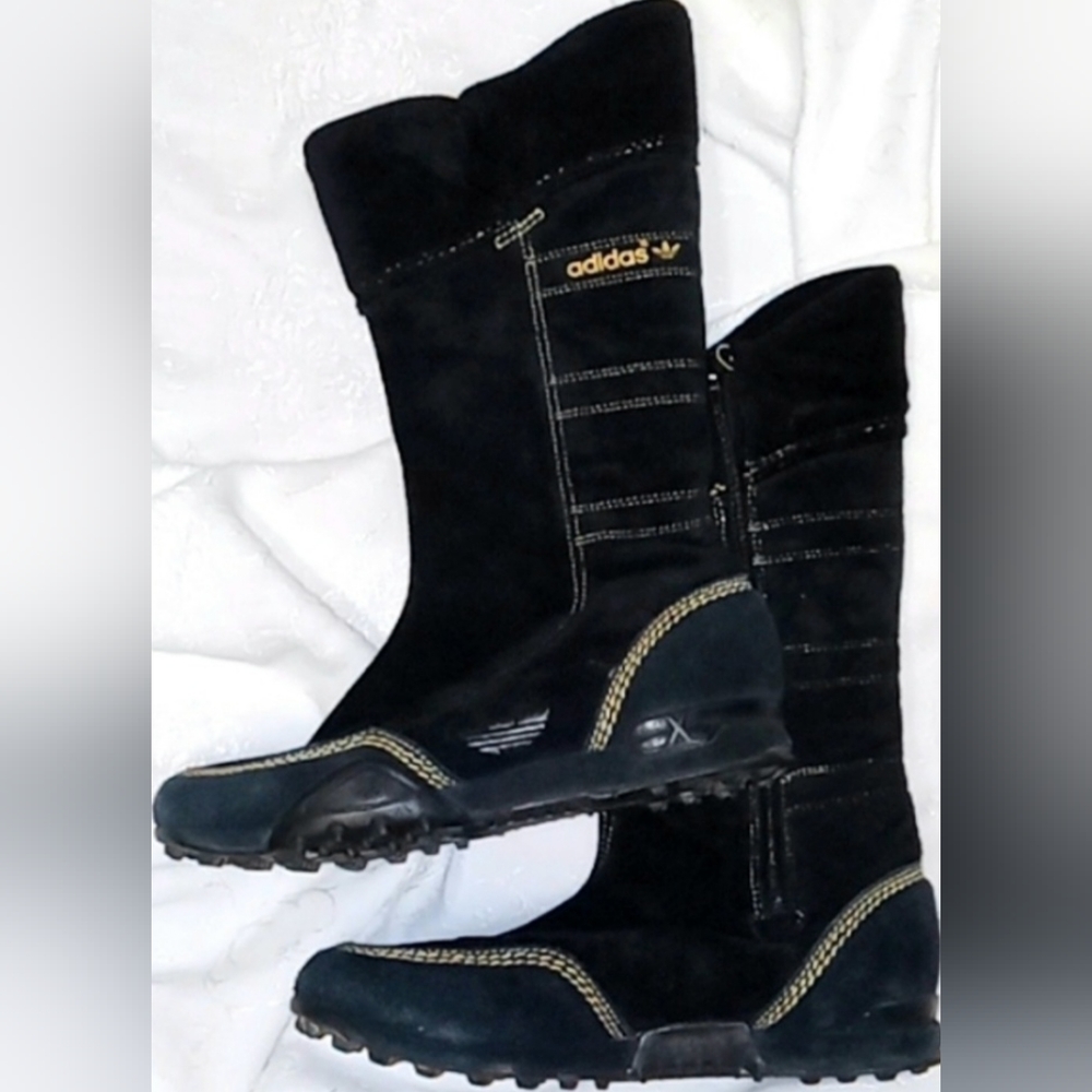 Cozy leather Adidas boots size 6